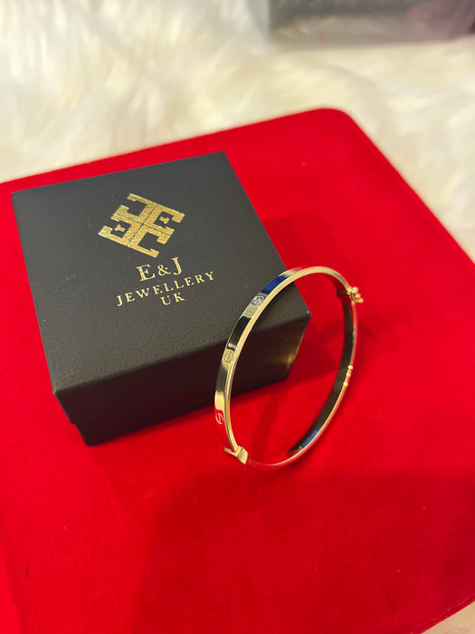 18K Yellow Gold Love Bangle Clip Type