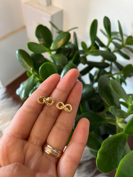 18K Gold Serpentine Earrings Infinity