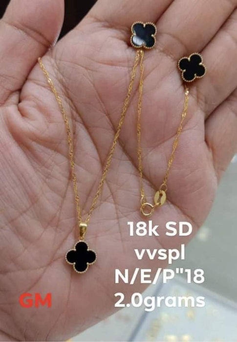 18K Gold Clover Necklace
